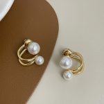 Korean Claw Ear Hook Clip Earrings – Elegant Pearl & Gold Fashion Jewelry - Image 2