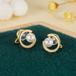 New Arrival Trendy Gold Silver Round Pearl C-shaped Stud Earrings - Image 4
