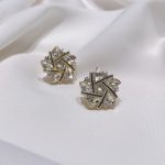 Korean Fashion Compact Diamond-Studded Flower Earrings - Image 4