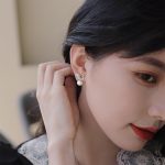 Fashionable Trendy Swan and Pearl Earrings - Image 3