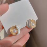 S925 Silver Needle French Retro Pearl Earrings - Image 4